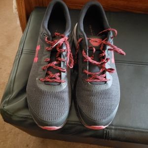 Under Armour tennis shoe's